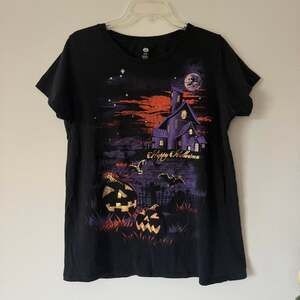 Black 100% cotton haunted house and jack-o-lantern spooky Halloween t-shirt